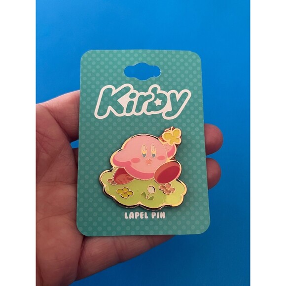 Nintendo Store Kirby Cake Bioworld / HAL Laboratory Inc.  Enamel Pin - Picture 1 of 1